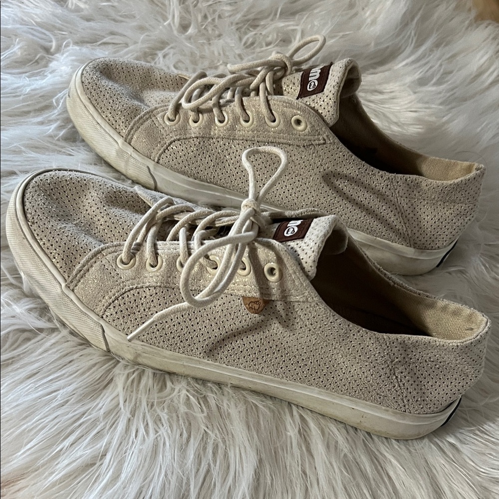 Lamb women’s lace up suede sneaker beige with gold shimmer size 8.5